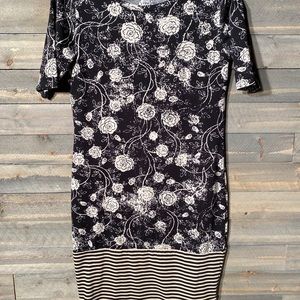 Size M Lularoe Julia Dress